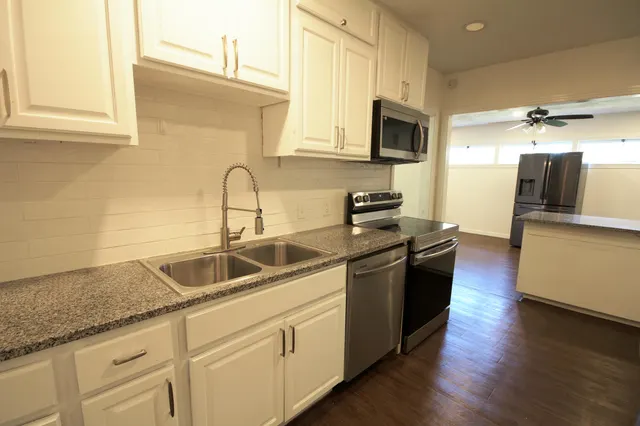 Photo 5 — 3104 29th Street, Lubbock, TX 79410