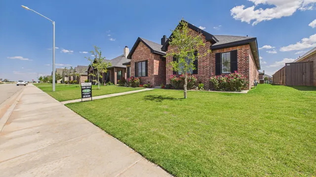 Photo 2 — 7613 52nd Street, Lubbock, TX 79407
