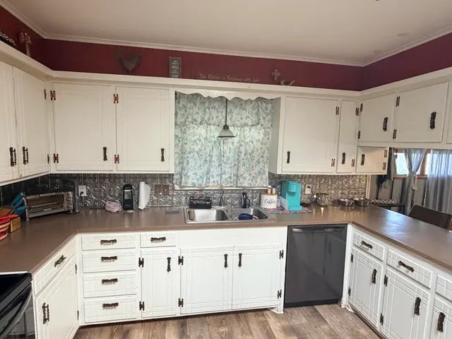 Photo 3 — 1210 Garland Street, Plainview, TX 79072