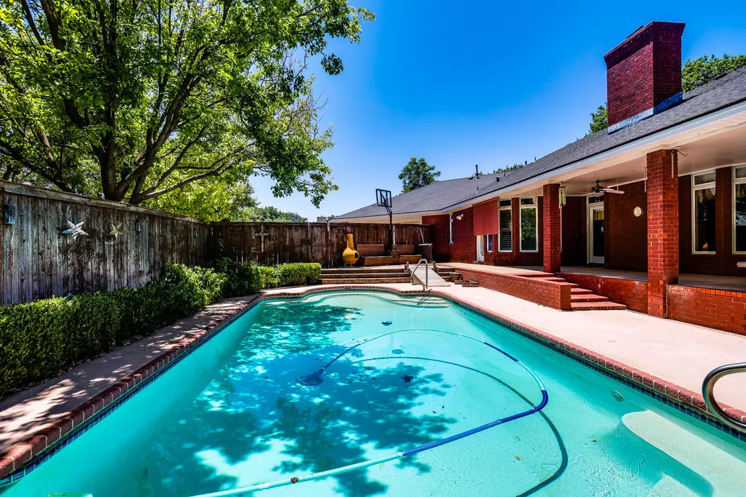 Photo 2 — 9407 Nashville Avenue, Lubbock, TX 79423