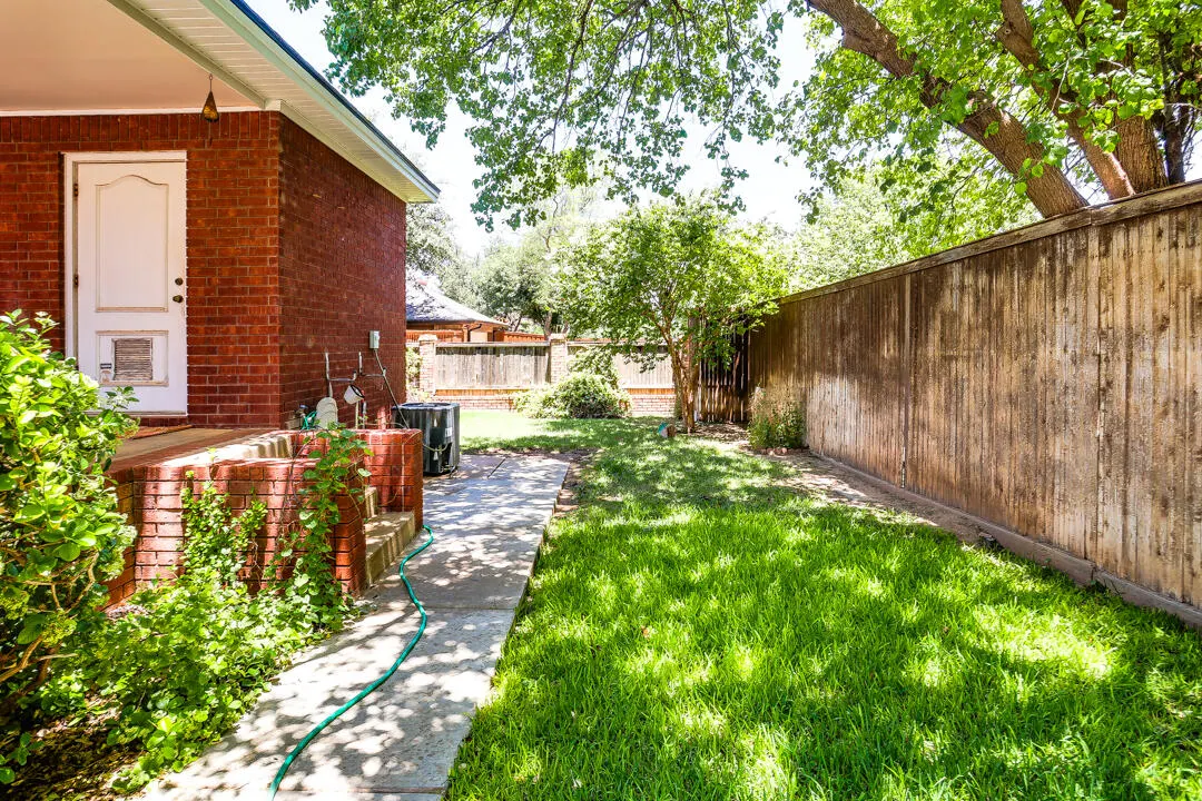 Photo 4 — 9407 Nashville Avenue, Lubbock, TX 79423