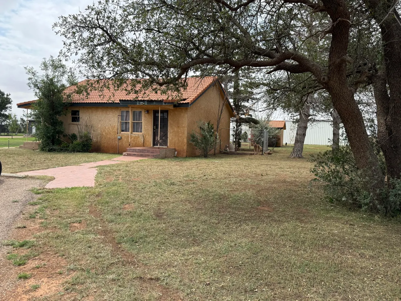 Photo 4 — 1614 Cactus Drive, Levelland, TX 79336