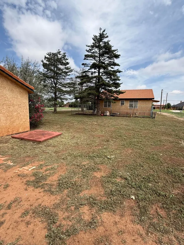 Photo 5 — 1614 Cactus Drive, Levelland, TX 79336