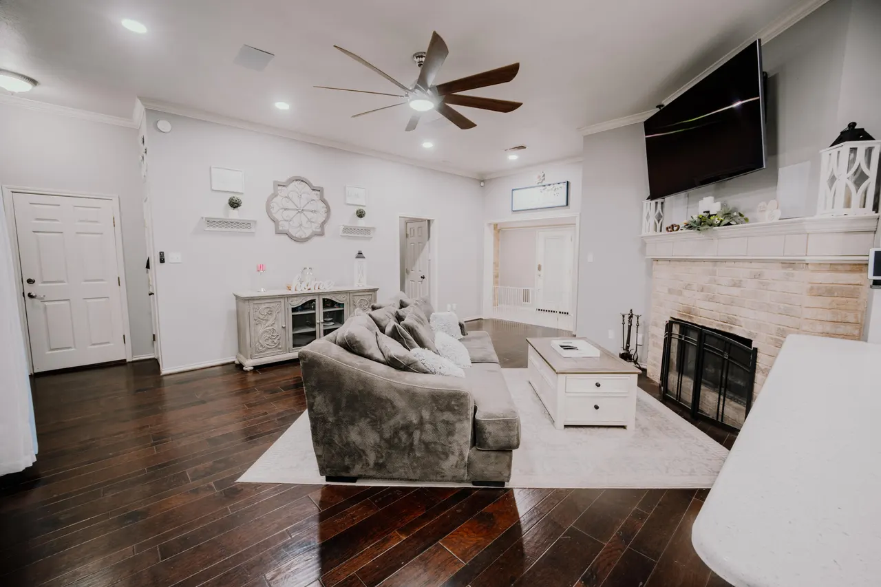 Photo 2 — 820 12th Street, Wolfforth, TX 79382