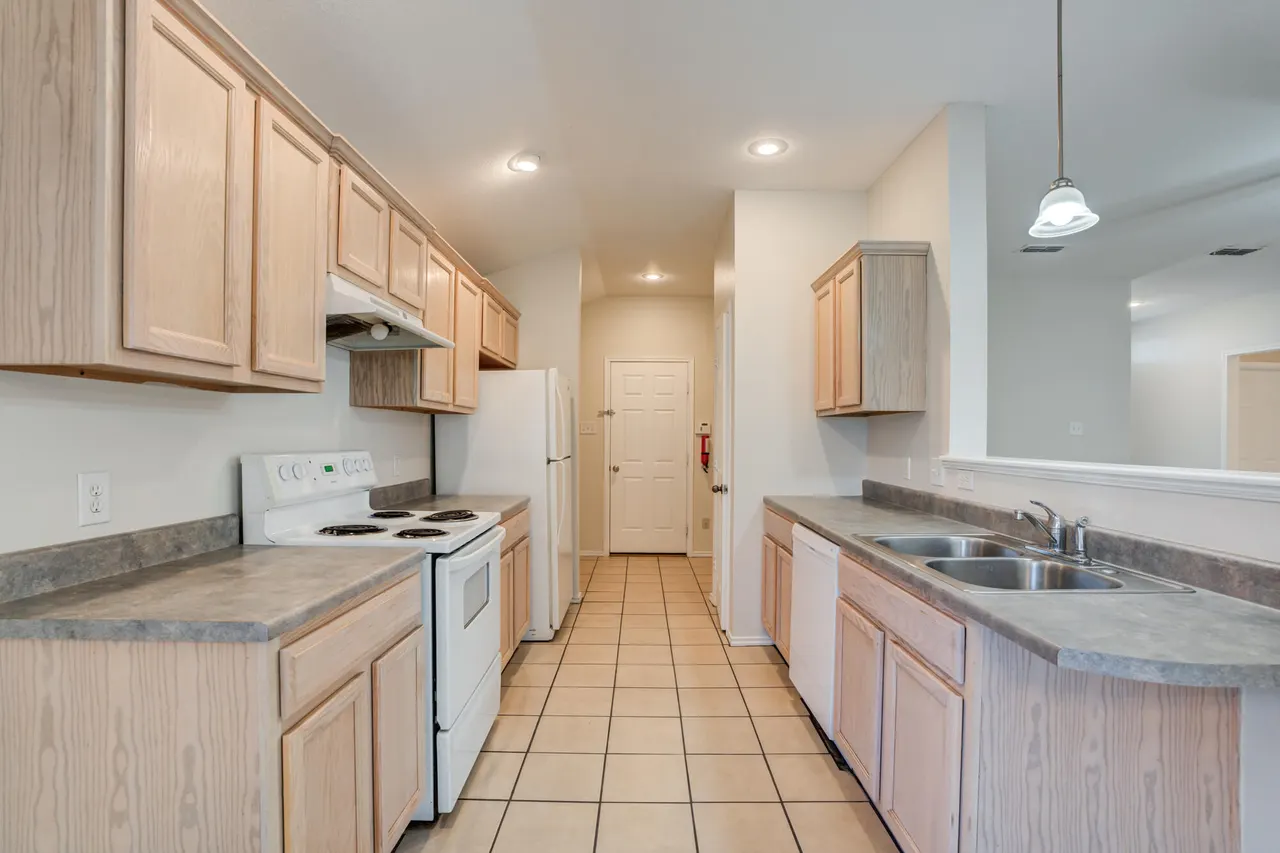 Photo 13 — 514 N Kline Avenue, Lubbock, TX 79416