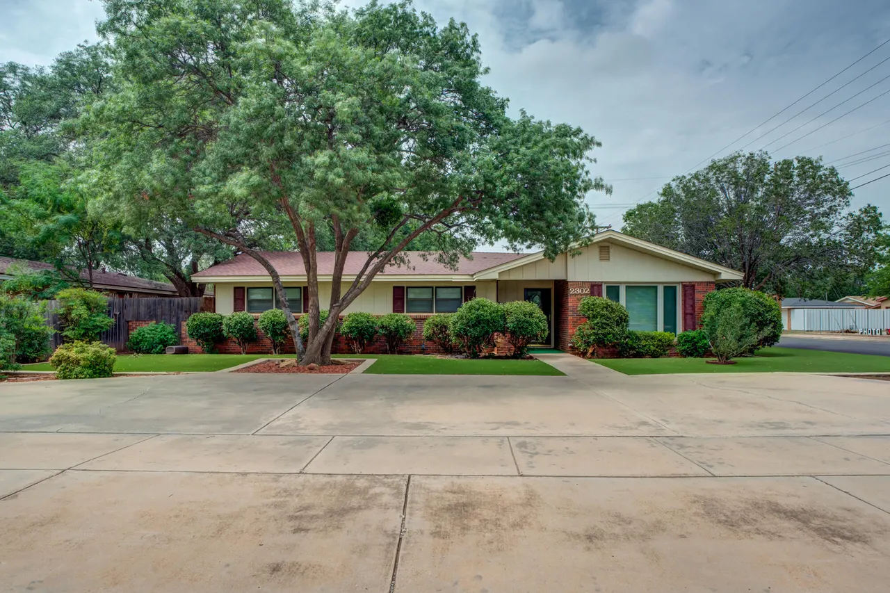 Photo 8 — 2302 55th Street, Lubbock, TX 79412
