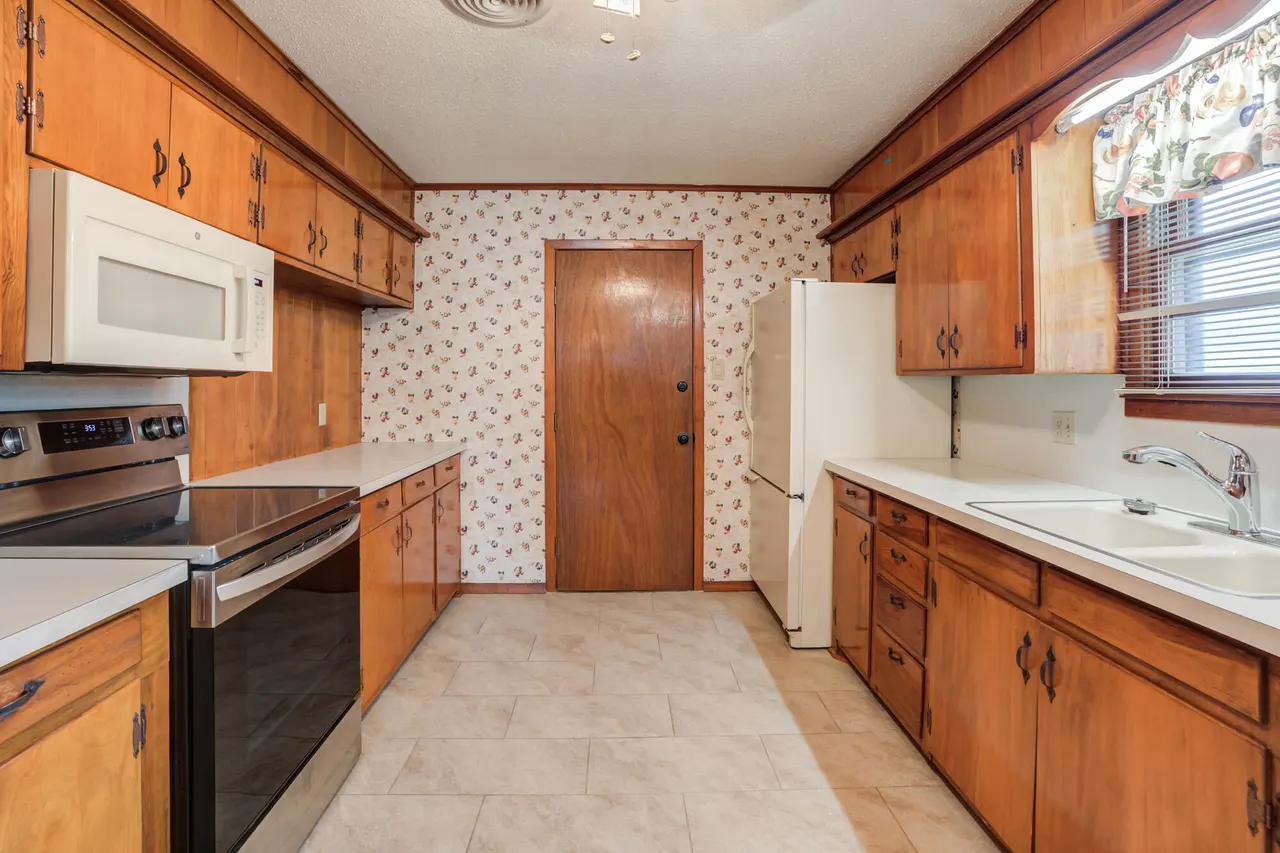 Photo 2 — 2302 55th Street, Lubbock, TX 79412