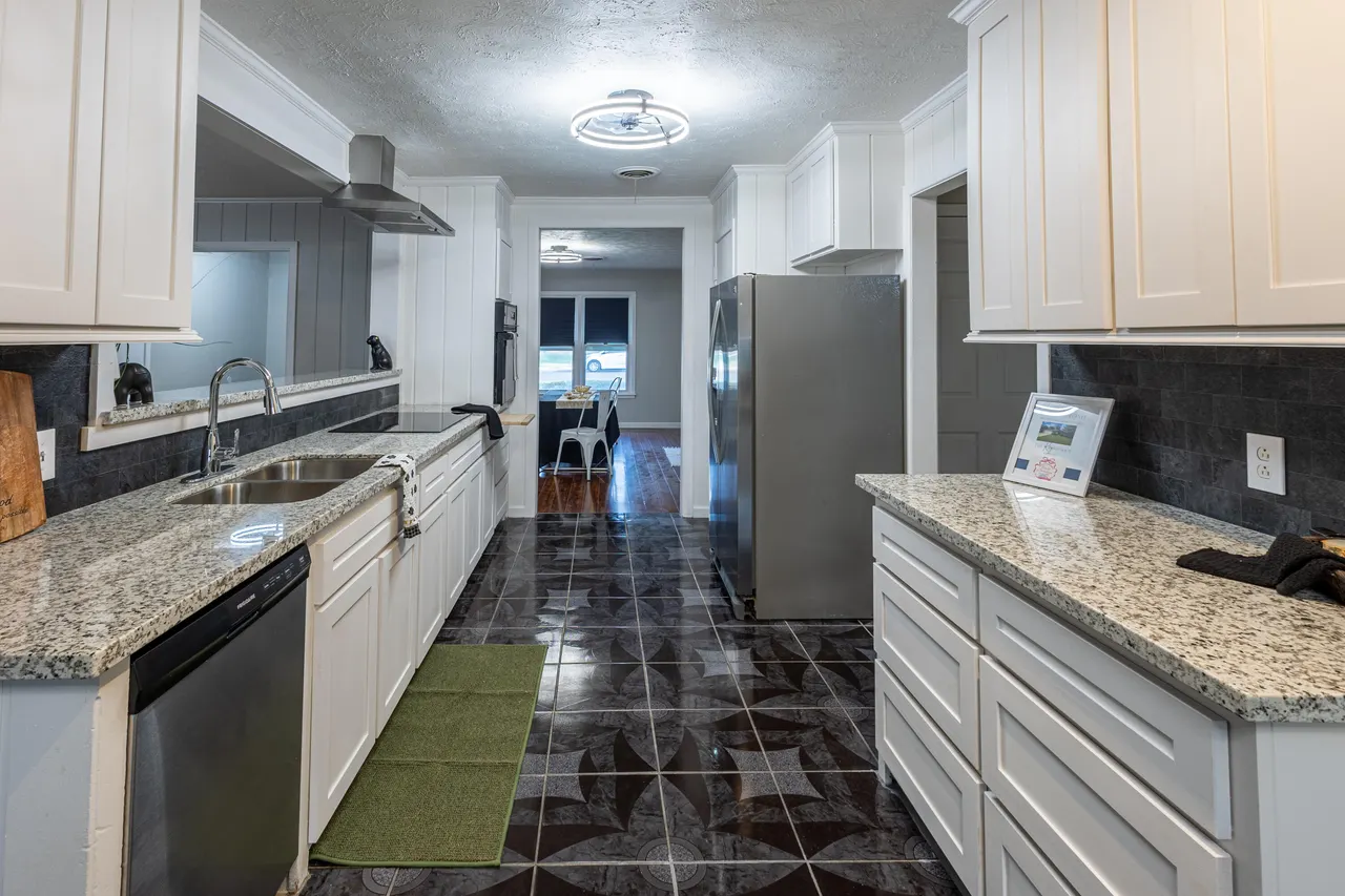 Photo 9 — 1910 56th Street, Lubbock, TX 79412