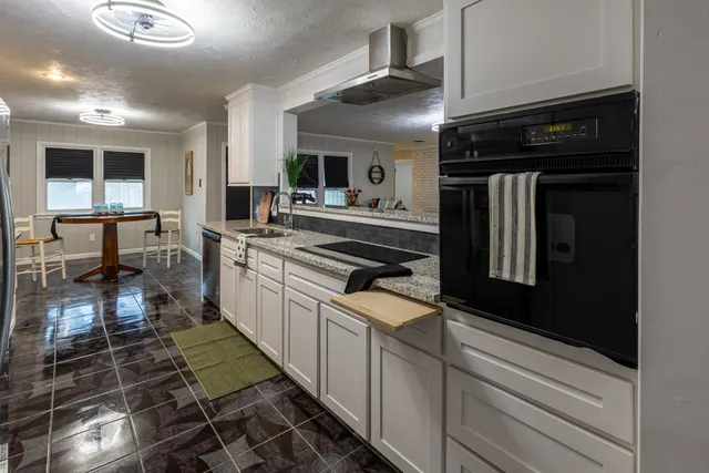 Photo 7 — 1910 56th Street, Lubbock, TX 79412