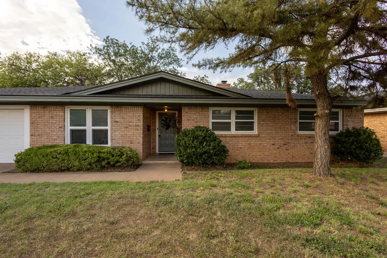 Photo 2 — 1910 56th Street, Lubbock, TX 79412