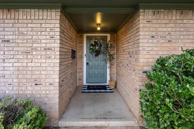 Photo 3 — 1910 56th Street, Lubbock, TX 79412