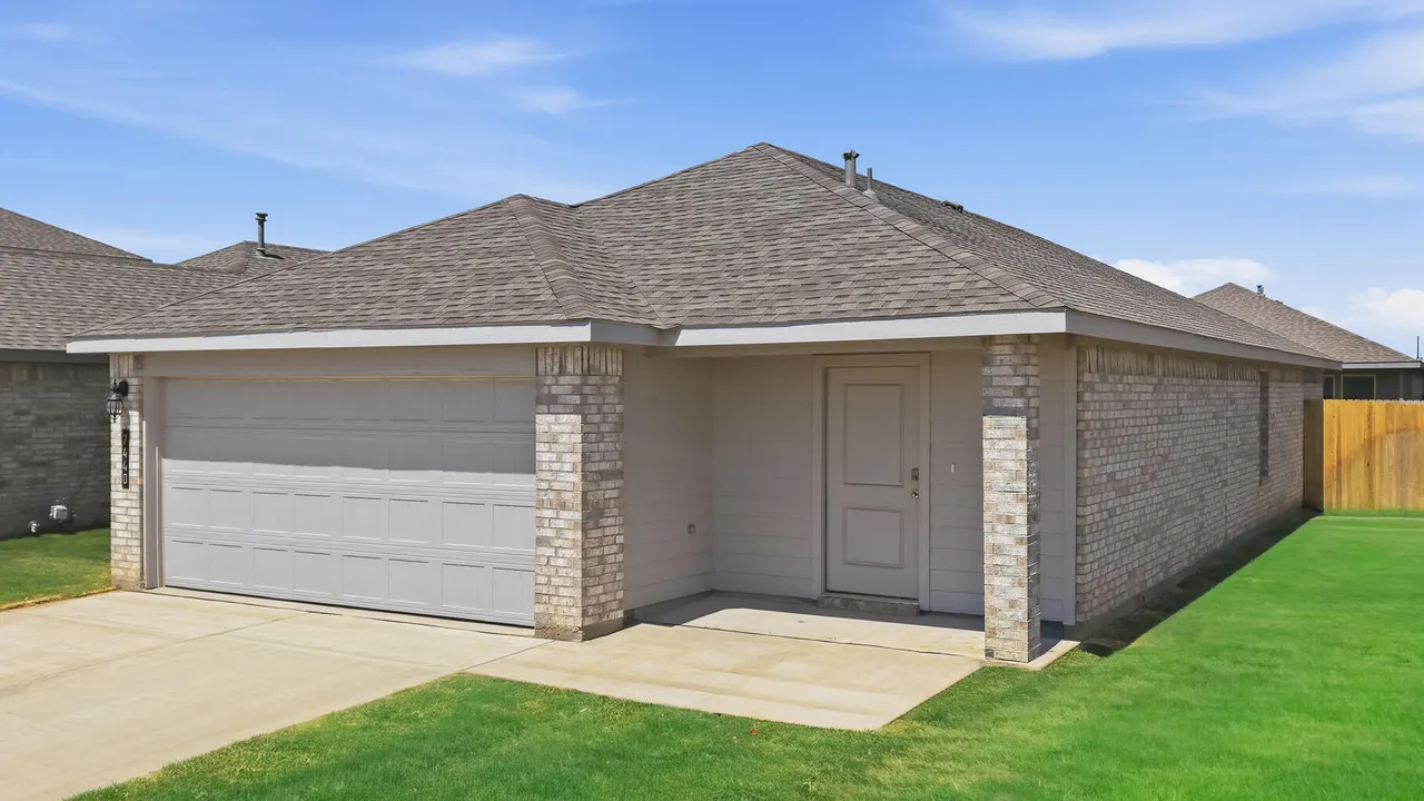 Photo 2 — 7440 10th Street, Lubbock, TX 79416