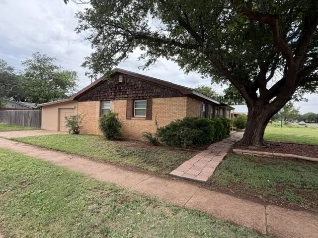 Photo 7 — 2801 60th Street, Lubbock, TX 79413