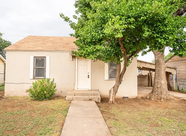 Front exterior — 114 Avenue V, Lubbock, TX 79415