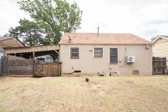 Photo 8 — 114 Avenue V, Lubbock, TX 79415