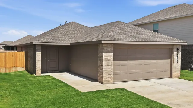 Photo 3 — 7446 10th Street, Lubbock, TX 79416