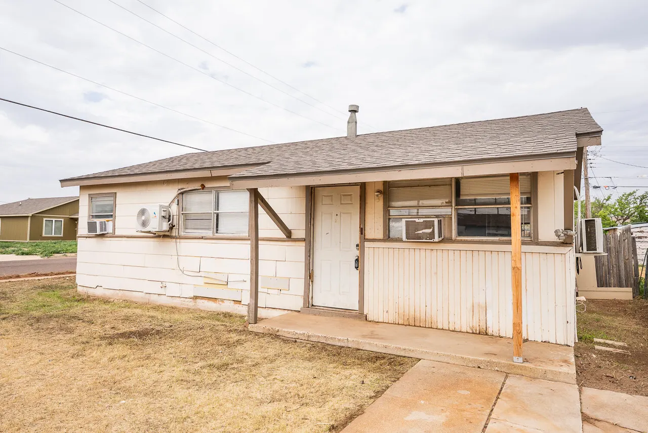 Photo 9 — 824 Vanda Avenue, Lubbock, TX 79403