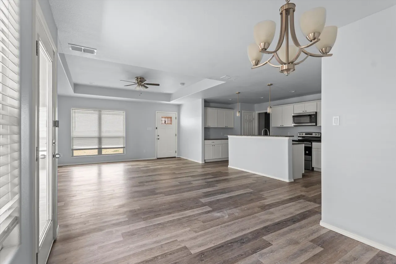 Photo 5 — 8414 11th Street, Lubbock, TX 79416