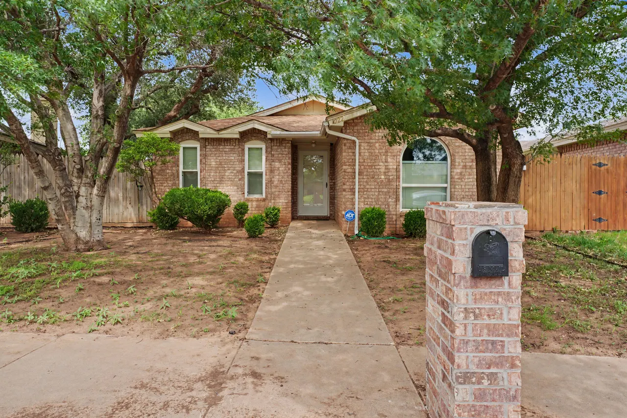 Photo 2 — 1022 Iola Avenue, Lubbock, TX 79416