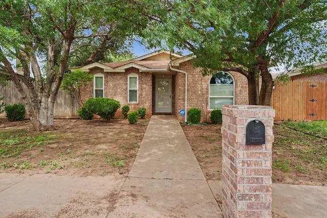 Photo 2 — 1022 Iola Avenue, Lubbock, TX 79416