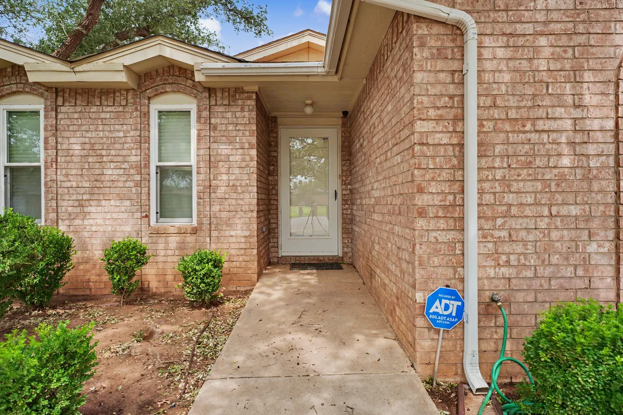 Photo 3 — 1022 Iola Avenue, Lubbock, TX 79416