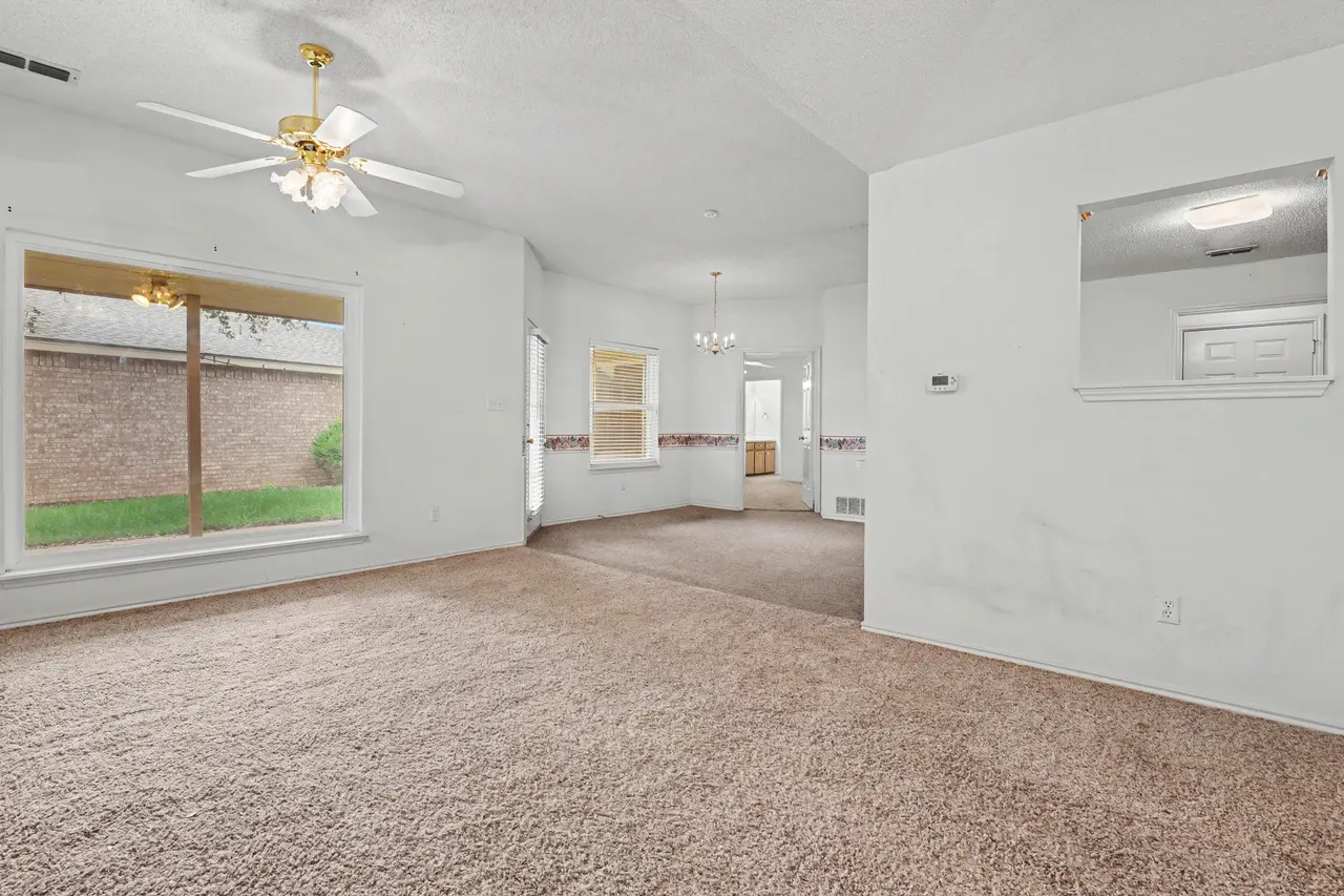 Photo 6 — 1022 Iola Avenue, Lubbock, TX 79416