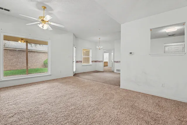 Photo 6 — 1022 Iola Avenue, Lubbock, TX 79416