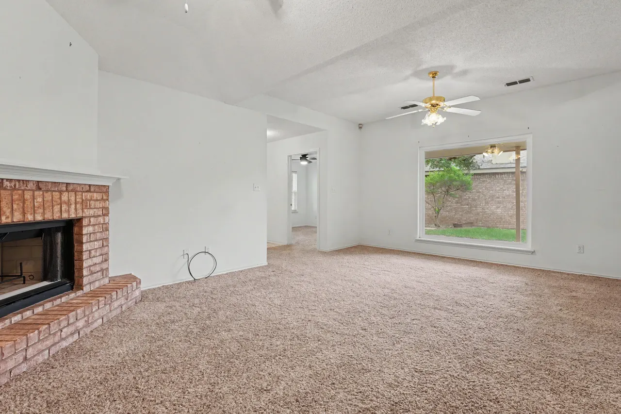 Photo 7 — 1022 Iola Avenue, Lubbock, TX 79416
