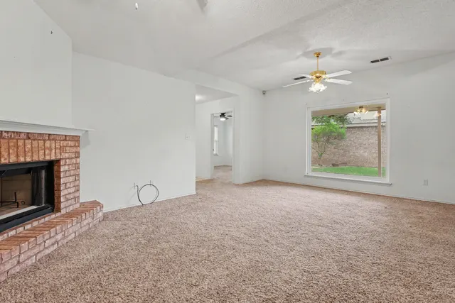 Photo 7 — 1022 Iola Avenue, Lubbock, TX 79416