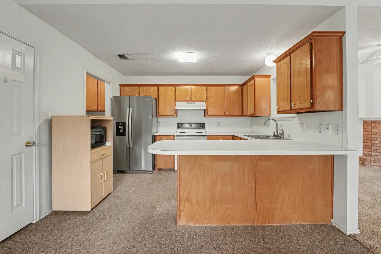 Photo 10 — 1022 Iola Avenue, Lubbock, TX 79416