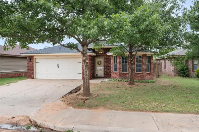 Photo 2 — 2320 101st Street, Lubbock, TX 79423