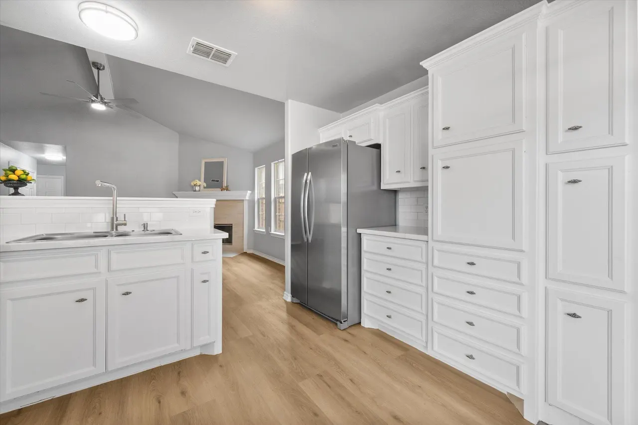 Photo 11 — 2320 101st Street, Lubbock, TX 79423
