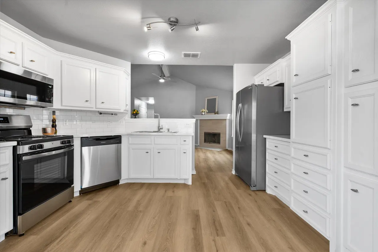Photo 12 — 2320 101st Street, Lubbock, TX 79423