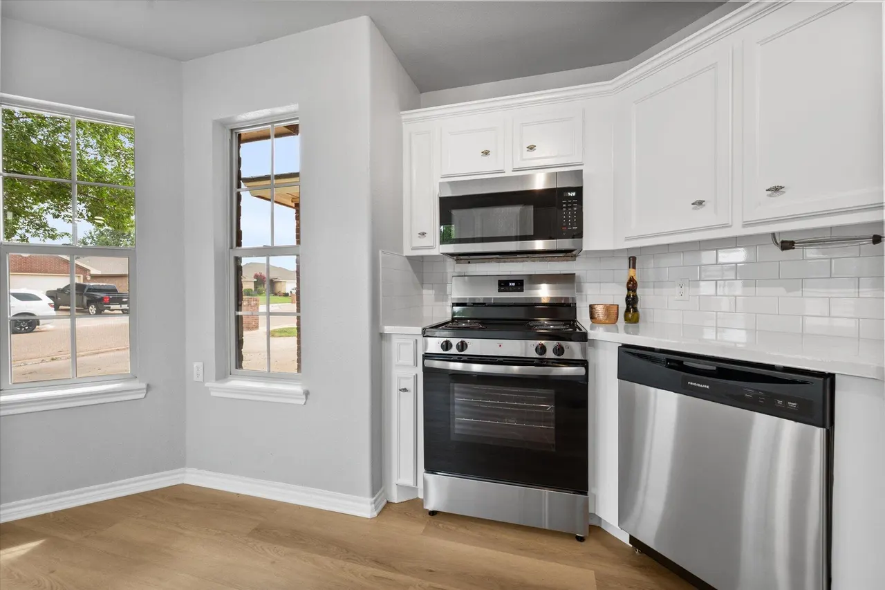 Photo 13 — 2320 101st Street, Lubbock, TX 79423