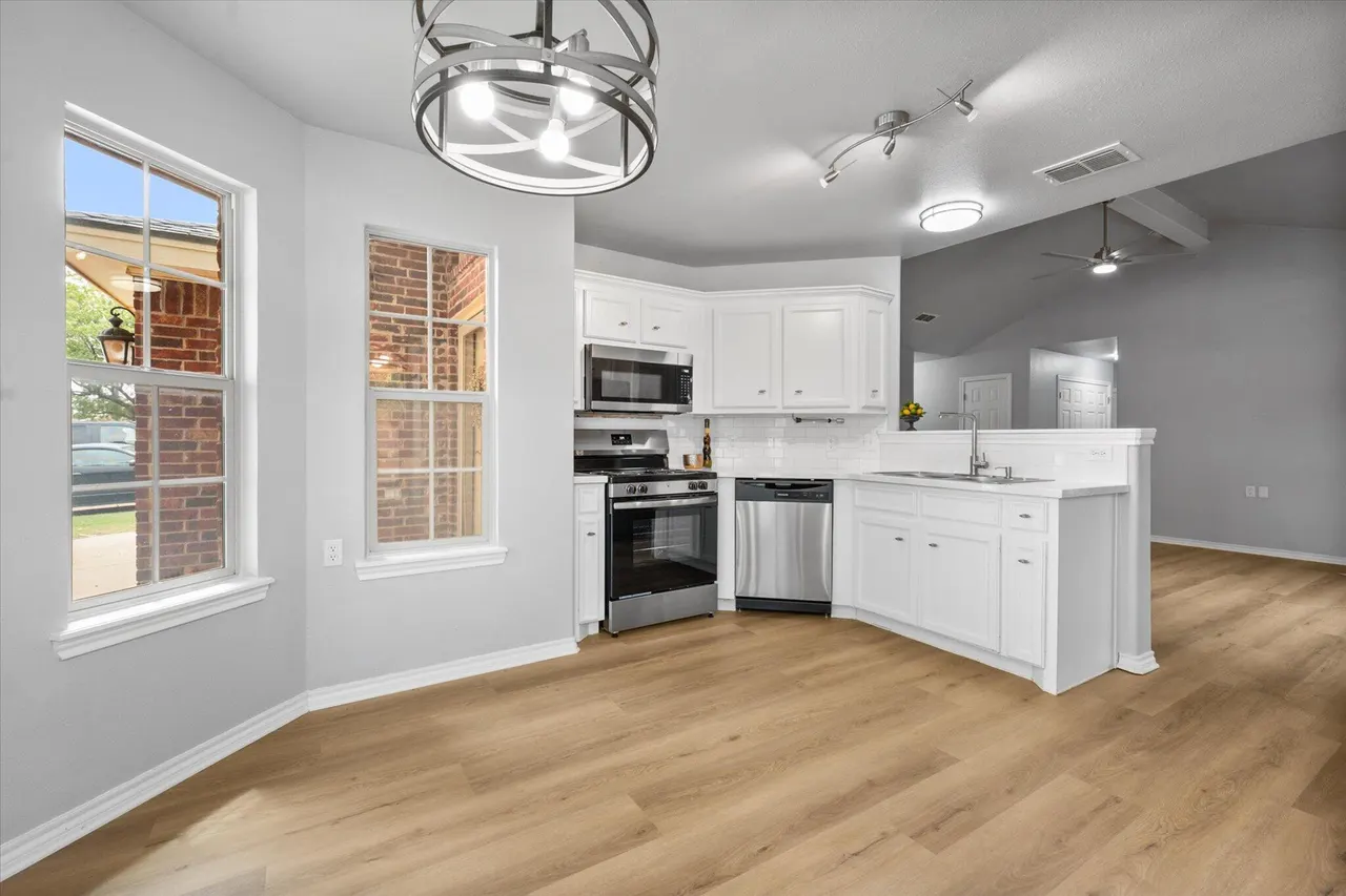 Photo 15 — 2320 101st Street, Lubbock, TX 79423