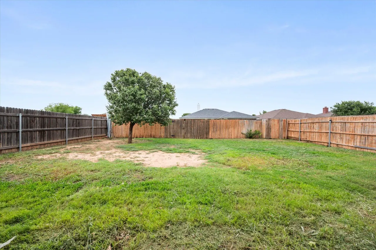 Photo 27 — 2320 101st Street, Lubbock, TX 79423