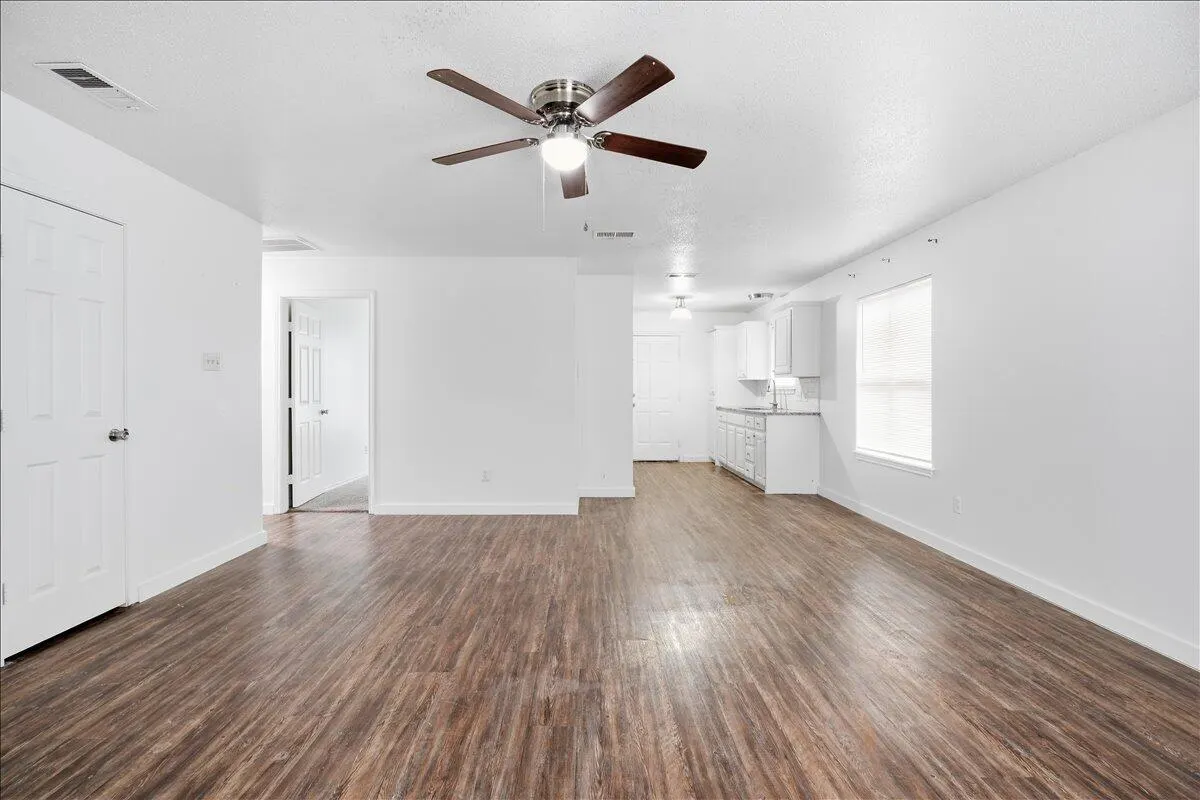 Photo 4 — 2722 3rd Street, Lubbock, TX 79415