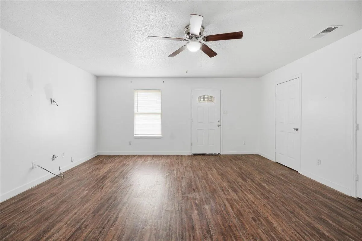 Photo 5 — 2722 3rd Street, Lubbock, TX 79415