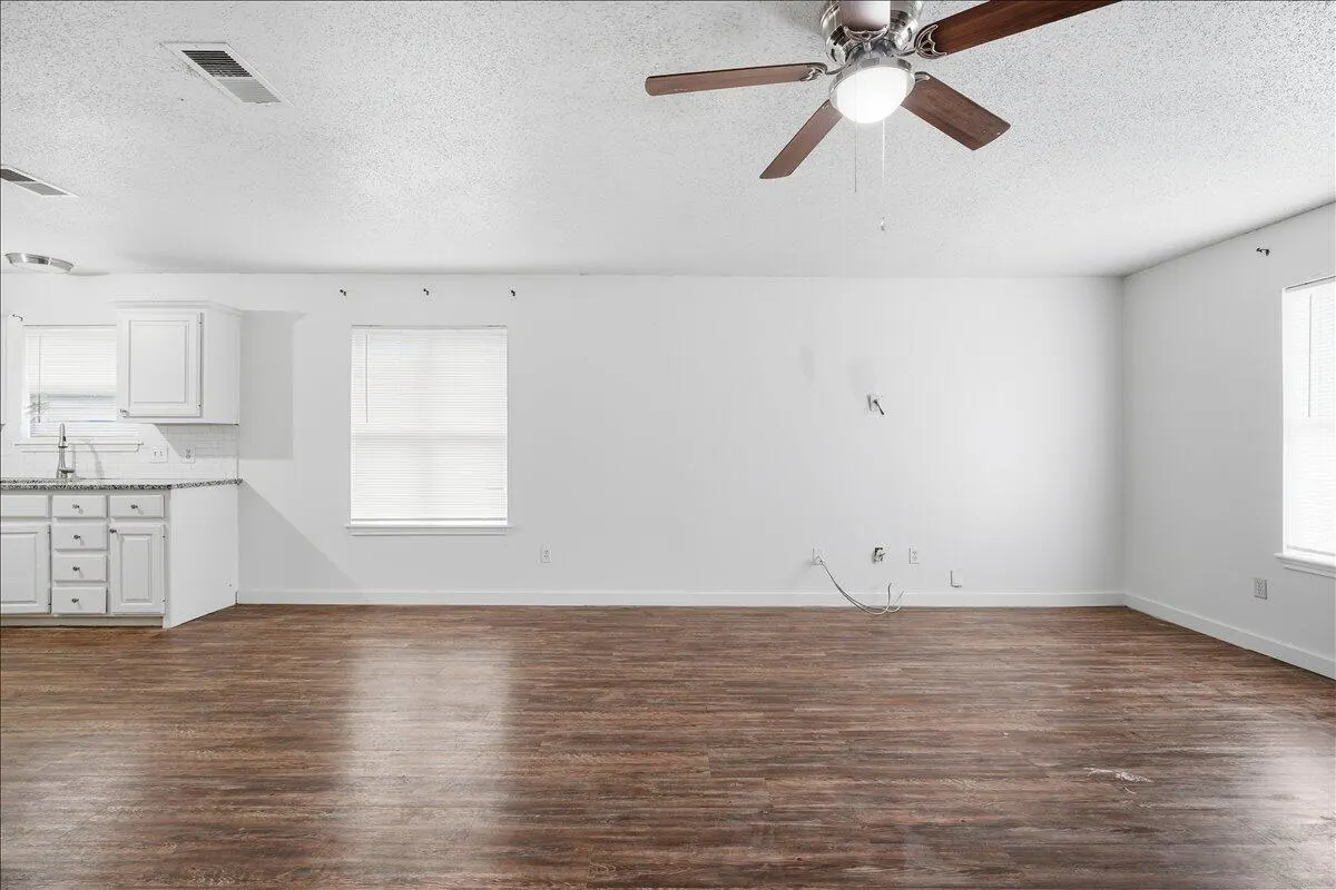 Photo 6 — 2722 3rd Street, Lubbock, TX 79415