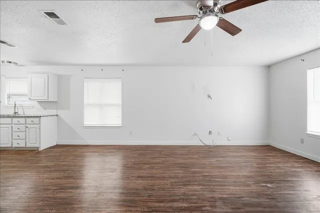 Photo 6 — 2722 3rd Street, Lubbock, TX 79415