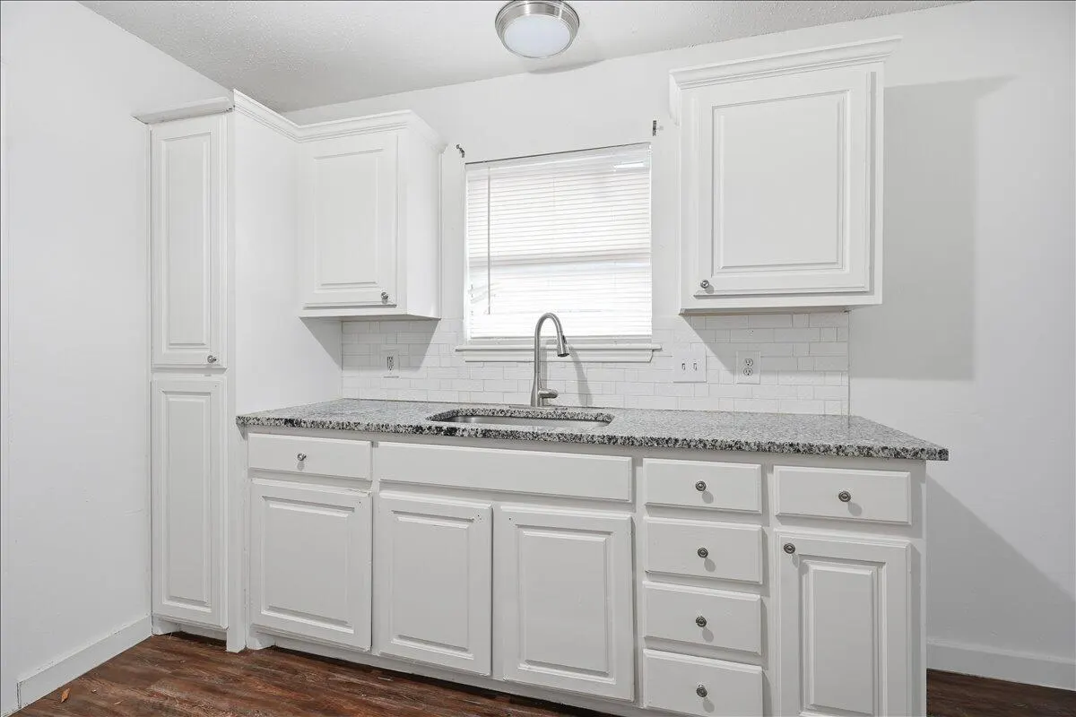 Photo 8 — 2722 3rd Street, Lubbock, TX 79415