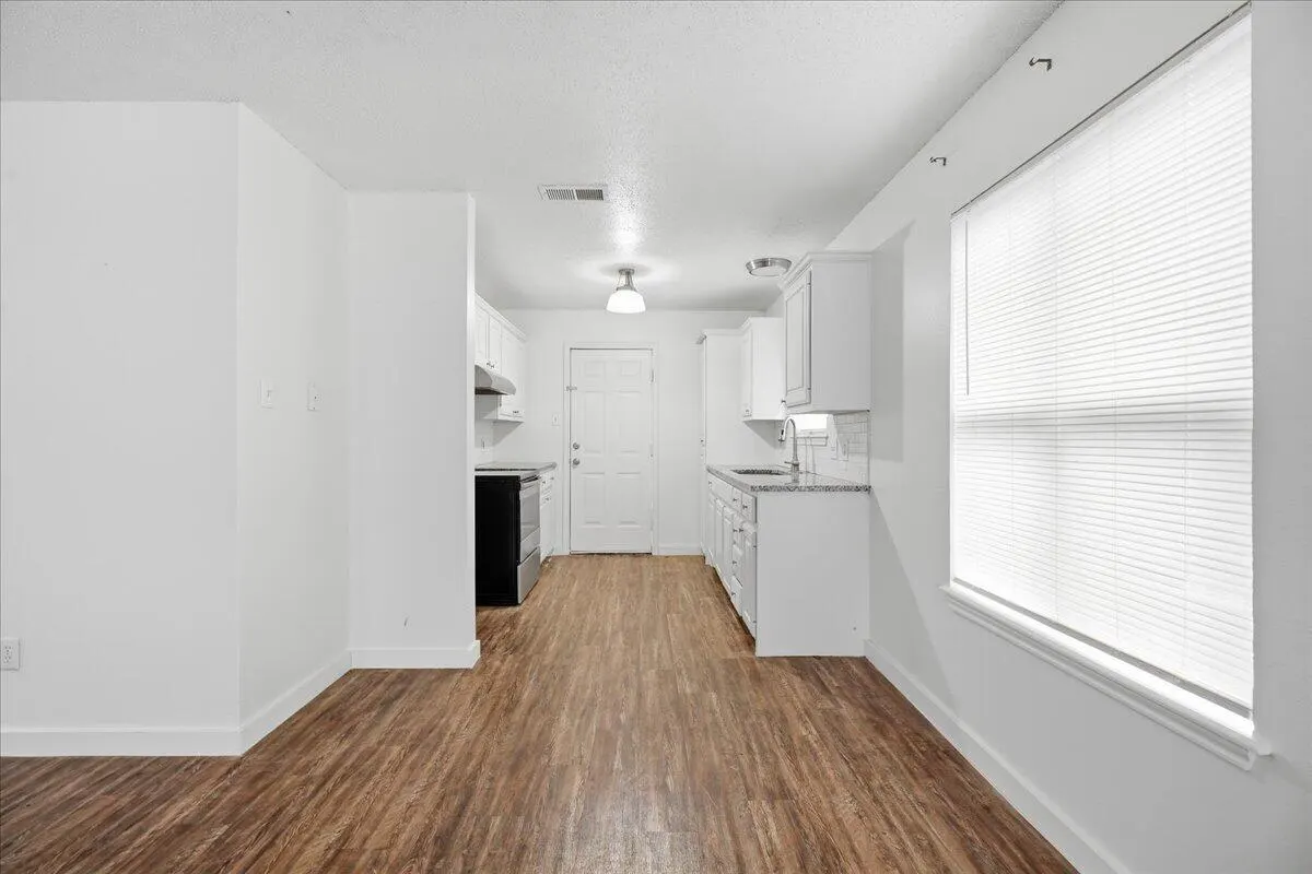 Photo 9 — 2722 3rd Street, Lubbock, TX 79415