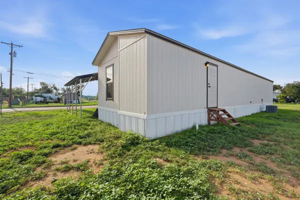 Photo 2 — 125 Pecan Street, Levelland, TX 79336