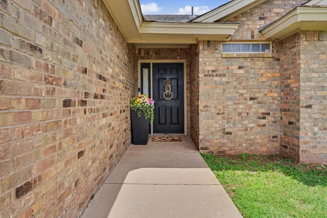 Photo 3 — 1913 77th Place, Lubbock, TX 79423