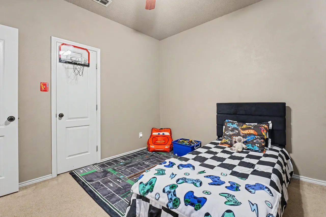 Photo 21 — 1913 77th Place, Lubbock, TX 79423