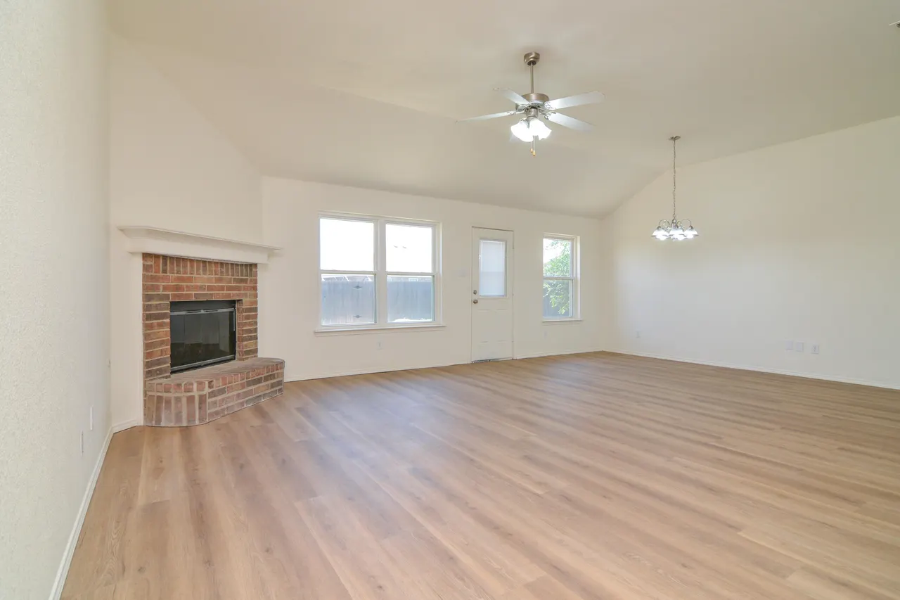Photo 5 — 8803 13th Street, Lubbock, TX 79416
