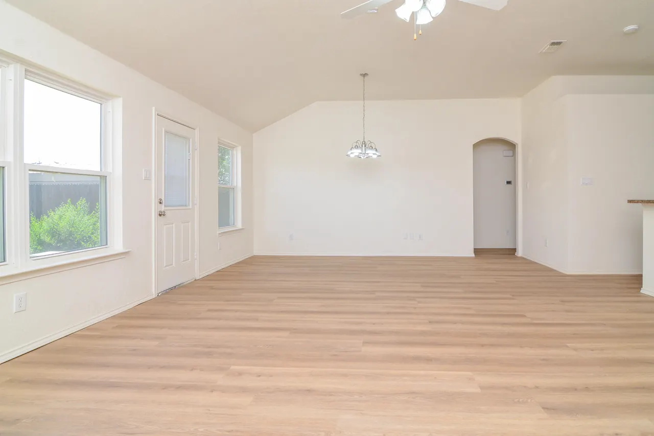 Photo 9 — 8803 13th Street, Lubbock, TX 79416