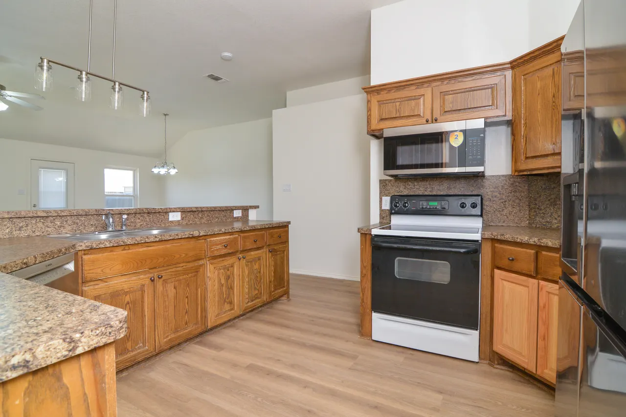 Photo 15 — 8803 13th Street, Lubbock, TX 79416
