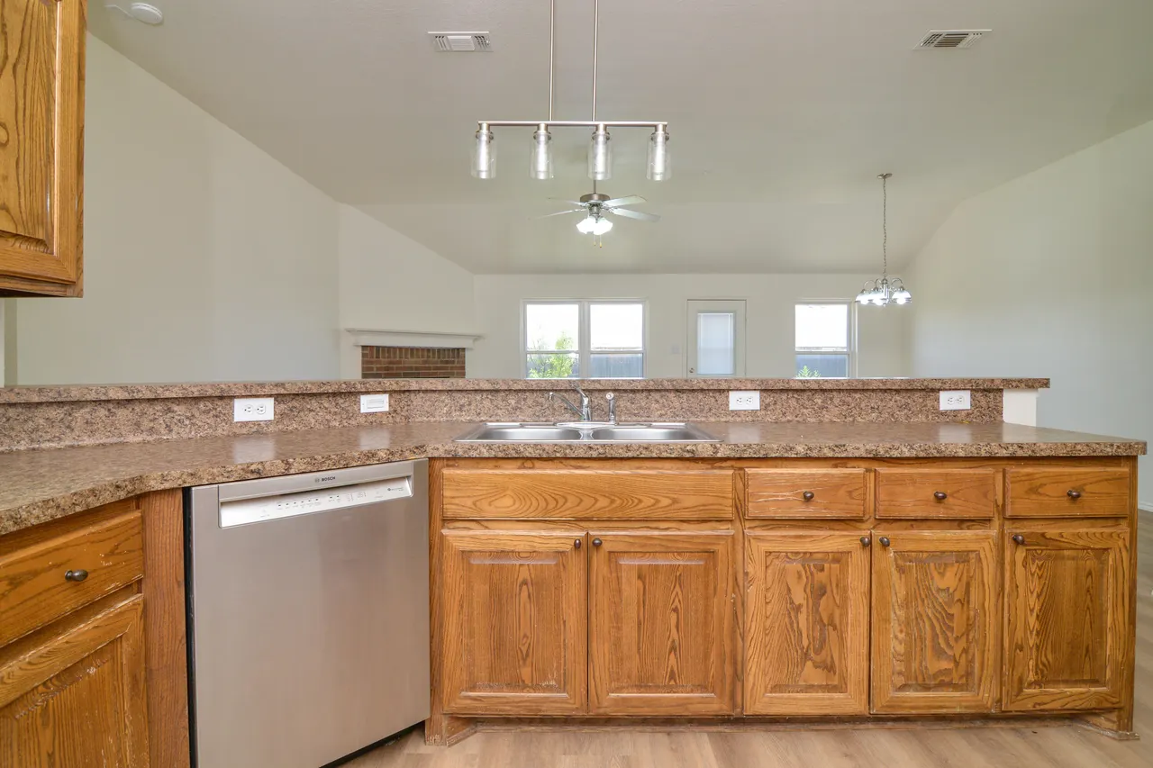 Photo 16 — 8803 13th Street, Lubbock, TX 79416