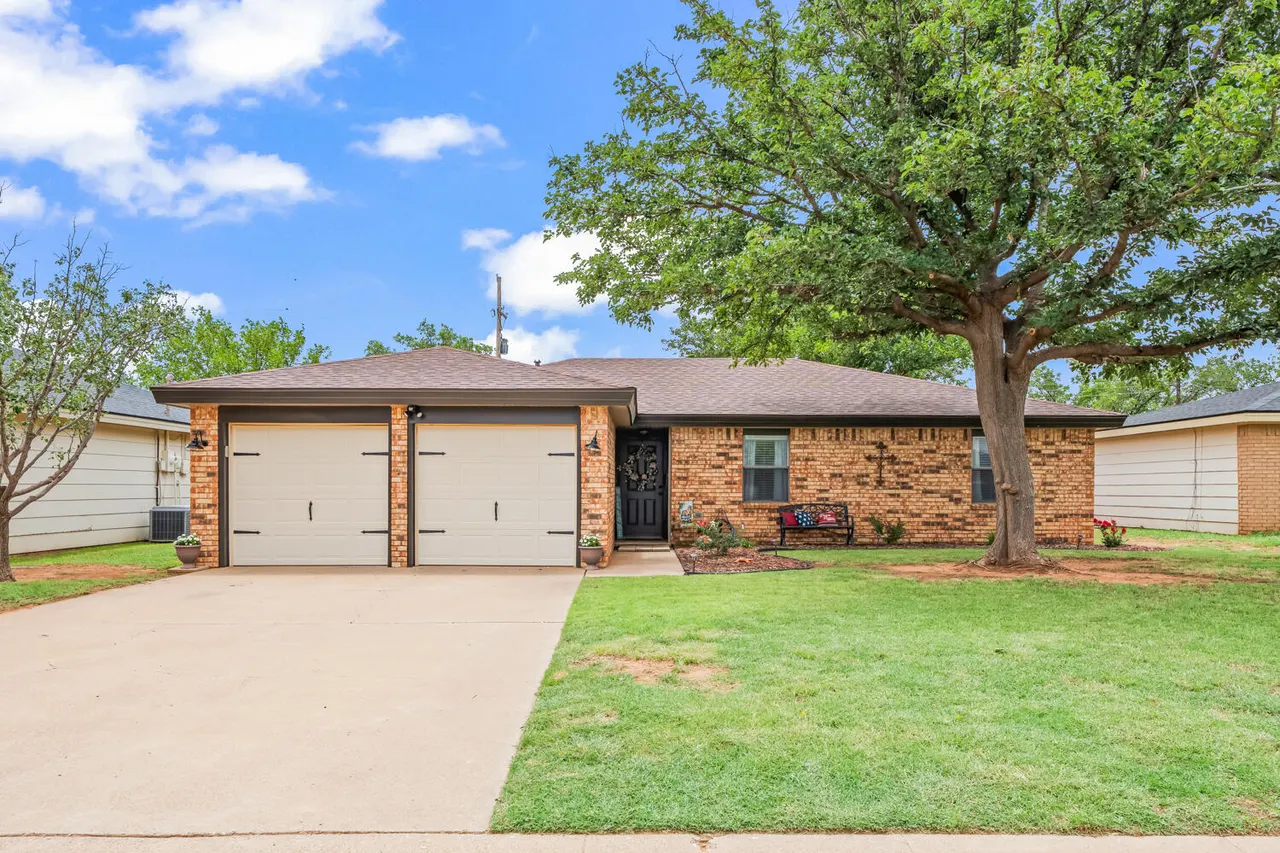 Front exterior — 318 Walnut Street, Levelland, TX 79336